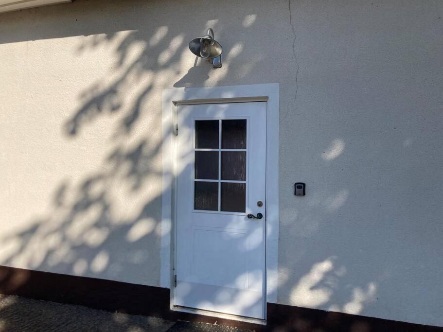 Fin Laegenhet Mitt Pa Bjaerehalvoen Apartamento Båstad Exterior foto