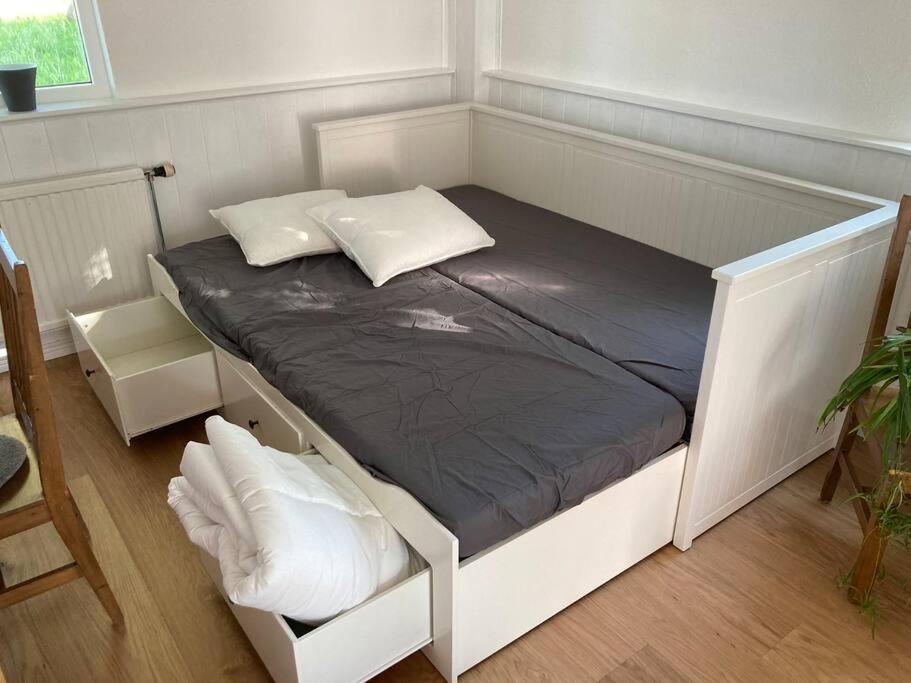 Fin Laegenhet Mitt Pa Bjaerehalvoen Apartamento Båstad Exterior foto