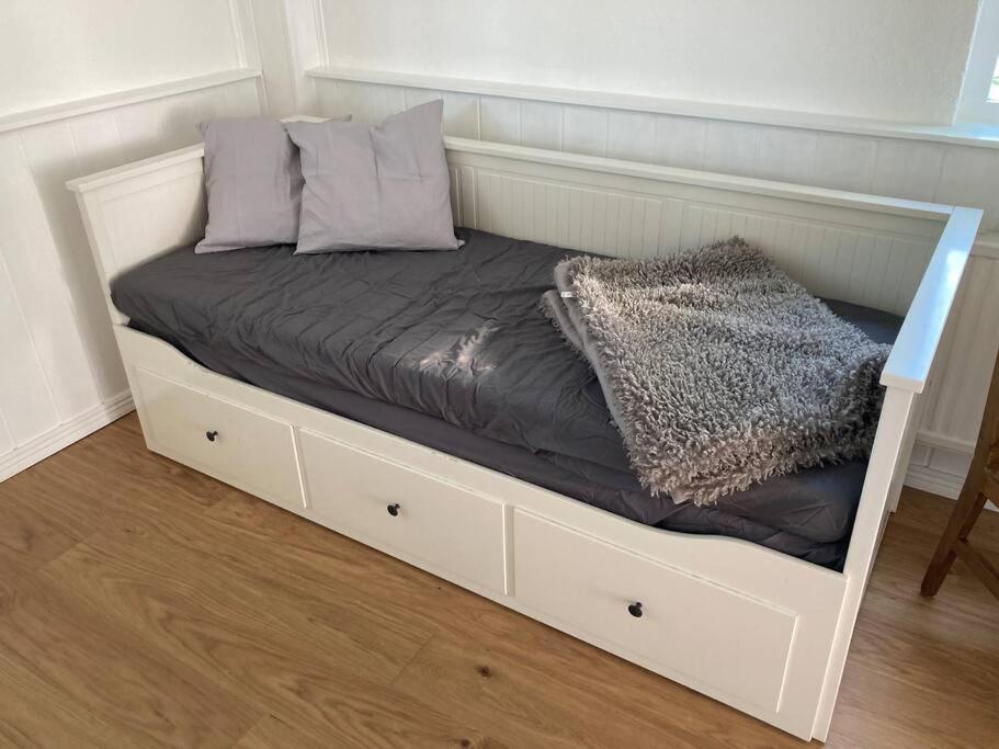 Fin Laegenhet Mitt Pa Bjaerehalvoen Apartamento Båstad Exterior foto